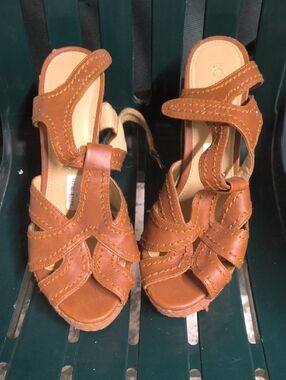 LC Lauren Conrad Cognac Brown Leather Strappy Wedge Sandals